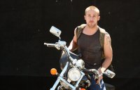 Gosling+chats+and+rides+rIJt-WbNHs_l.jpg