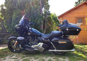 30-street-glide-ultra.jpg