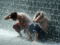 usa_-_summer_04_1091210220_raining_on_kids.jpg