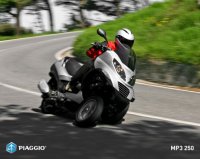 2010-Piaggio-MP3-250-front-angle-588x470.jpg