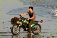 taylor-lautner-motorcycle-man-04.jpg