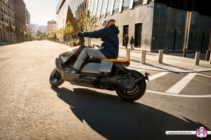 BMW CE 04 elektromos robogó