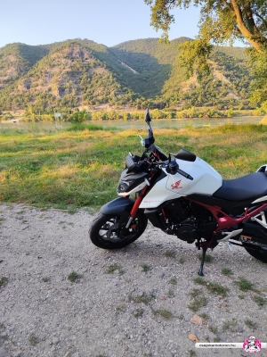 honda-cb750-hornet-2023-02
