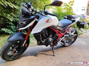 honda-cb750-hornet-2023-12