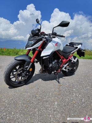 Honda CB750 Hornet 2023