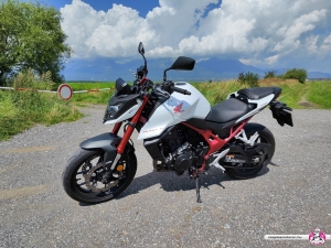 honda-cb750-hornet-2023-17