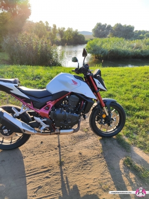honda-cb750-hornet-2023-23