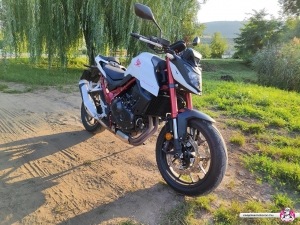 honda-cb750-hornet-2023-26