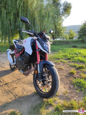 honda-cb750-hornet-2023-27
