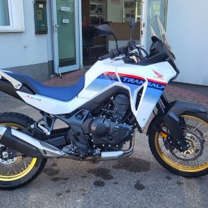 honda-xl750-transalp-2023-motortestt-02