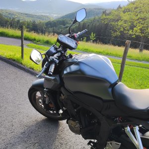 Honda-CB650R-2023-9