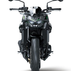 kawasaki-z900-2025-07.jpg