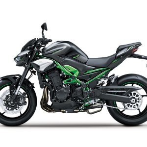 kawasaki-z900-2025-09.jpg