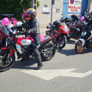 19-nemzetkozi-noi-motoros-nap-felvonulas--15.jpg