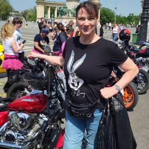 19-nemzetkozi-noi-motoros-nap-felvonulas--30.jpg