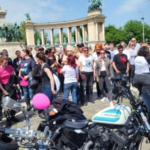 19-nemzetkozi-noi-motoros-nap-felvonulas--34.jpg