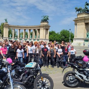 19-nemzetkozi-noi-motoros-nap-felvonulas--36.jpg