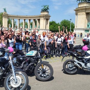 19-nemzetkozi-noi-motoros-nap-felvonulas--42.jpg