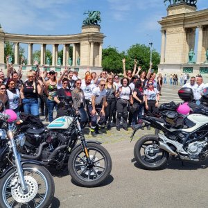 19-nemzetkozi-noi-motoros-nap-felvonulas--43.jpg