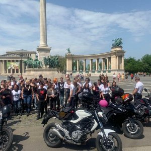 19-nemzetkozi-noi-motoros-nap-felvonulas--58.jpg