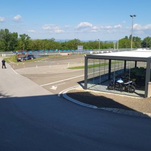 ingyenes-Vezetestechnikai-Trening-a-Hungaroring-Driving-Centerben-05.jpg