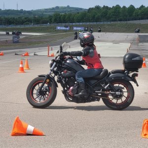 ingyenes-Vezetestechnikai-Trening-a-Hungaroring-Driving-Centerben-21.jpg