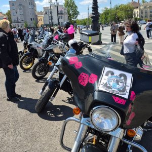 20-nemzetkozi-noi-motoros-nap-felvonulas-25.jpg
