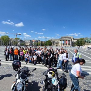 20-nemzetkozi-noi-motoros-nap-felvonulas-54.jpg
