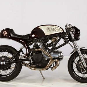 Crazy Racers scooped first place in the Cafe Racer class with “750 CR”