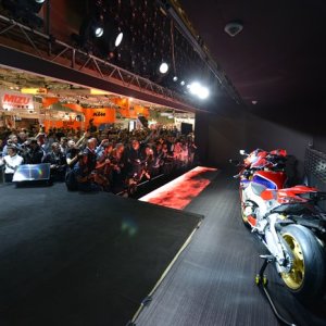 Intermot 2016 - 17YM CBR1000RR Fireblade SP/SP2 and 17YM CB1100 EX/RS