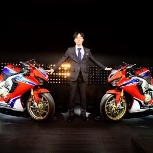 Intermot 2016 - 17YM CBR1000RR Fireblade SP/SP2 and 17YM CB1100 EX/RS