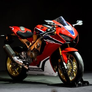 Intermot 2016 - 17YM CBR1000RR Fireblade SP/SP2 and 17YM CB1100 EX/RS