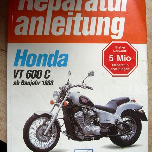 honda-vt600c-konyv