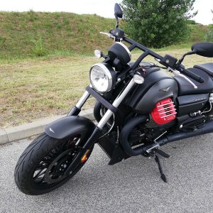 moto-guzzi-audace-2018_13