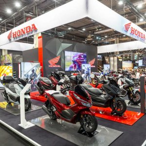 154264_Honda_and_Paris_Motor_Show