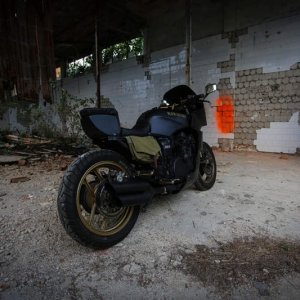 kawasaki-gpz900r-madmax-3