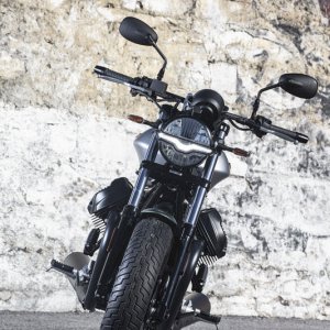 moto-guzzi-V9-Bobber-Centenario-2021-13