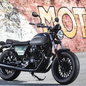 moto-guzzi-V9-Bobber-Centenario-2021-17