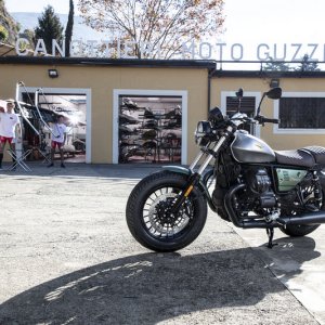 moto-guzzi-V9-Bobber-Centenario-2021-30