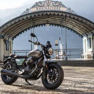 moto-guzzi-V9-Bobber-Centenario-2021-33