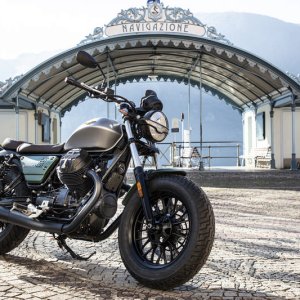 moto-guzzi-V9-Bobber-Centenario-2021-34