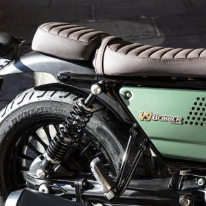 moto-guzzi-V9-Bobber-Centenario-2021-40