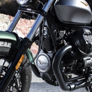 moto-guzzi-V9-Bobber-Centenario-2021-61