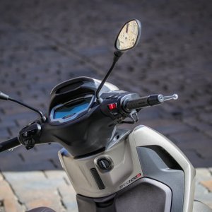 piaggio-beverly-300-2021-13