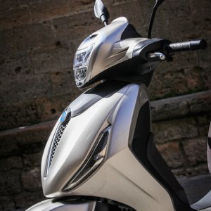 piaggio-beverly-300-2021-26