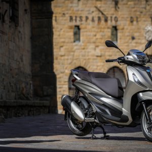 piaggio-beverly-300-2021-30