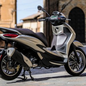 piaggio-beverly-300-2021-50