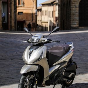 piaggio-beverly-300-2021-52