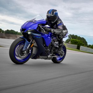 yamaha-yzf1000R1-2022-4