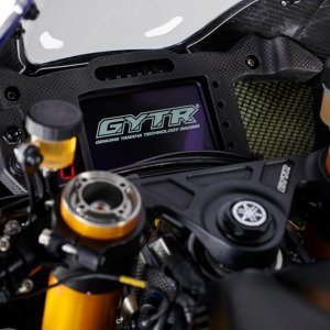 yamaha-r1-gtr-vr46-tribute-valentino-rossi-7